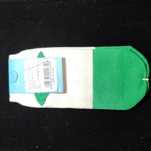 Hello Kitty Adult or Big Kid Socks 2 Pair - Picture 4 of 6